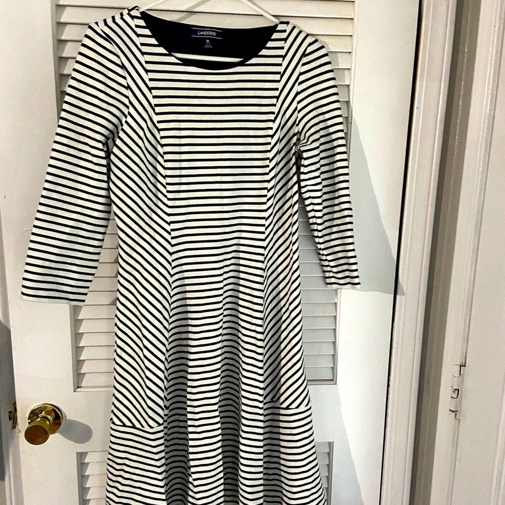 White and navy striped 3/4 sleeve dress s